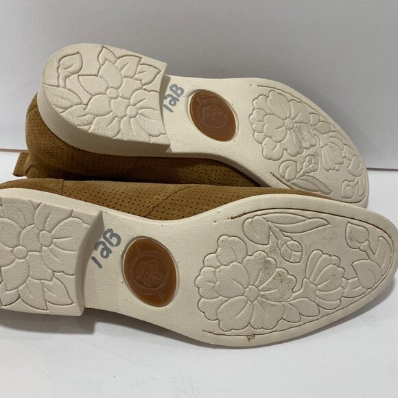 Born Tan Perforated Suede Lace-Up Ankle Boots W/ Size 7.5M Durable Rubber Soul - Picture 8 of 10